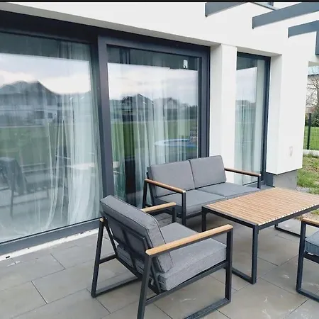 Przestronny Apartament, Ogrodek, Miejsca Postojowe W Garazu Krakau Exterior foto